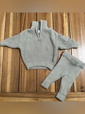 Grayson Mini light green Knit Sweater and Leggings Set size newborn
